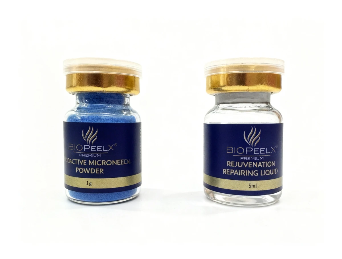 Die blauen BiopeelX-Komponenten: Phycocyanin Microneedle Powder und Rejuvenation Repairing Liquid